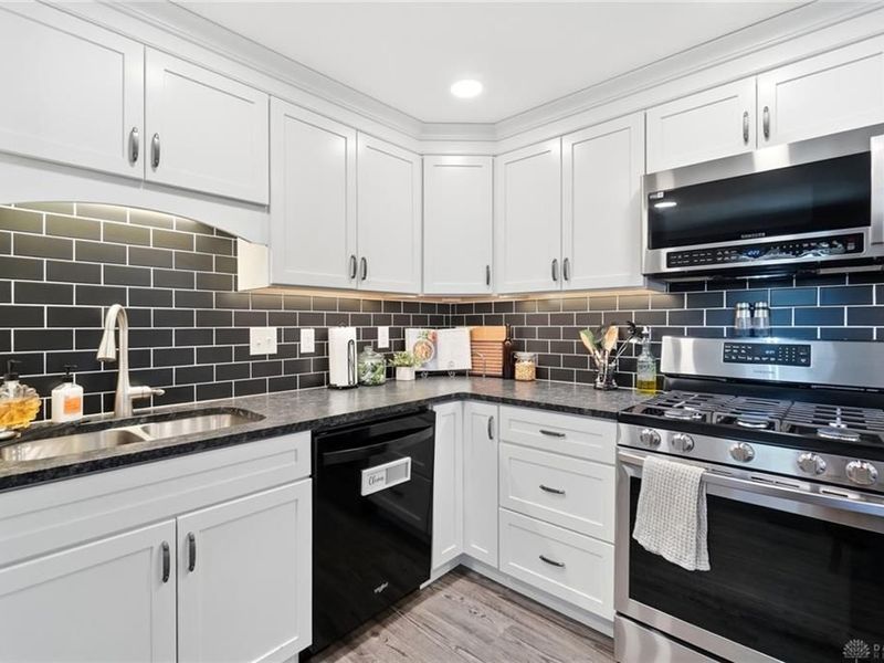 6906 Michelle Place, Clayton, OH 45322 Photo 18