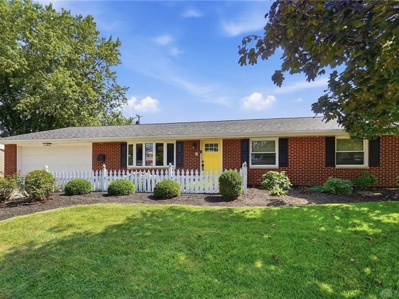 6906 Michelle Place, Clayton, OH 45322 Photo 3