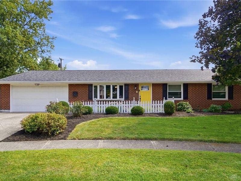 6906 Michelle Place, Clayton, OH 45322 Photo 4