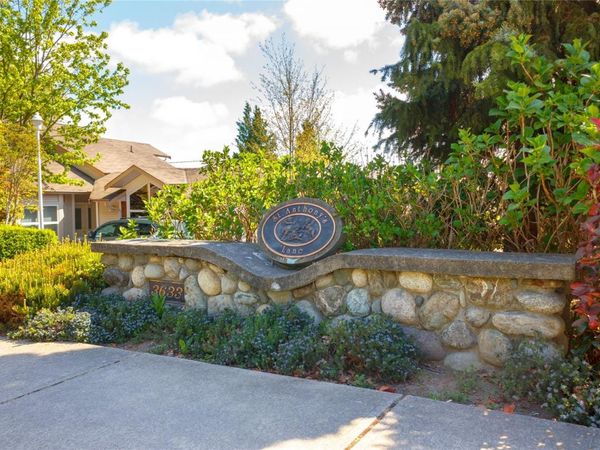 3633 Cedar Hill Rd, Unit #3, Saanich, BC V8P 3Z3