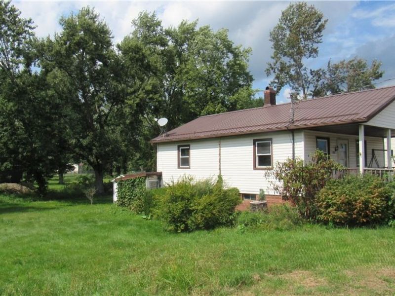 1202 N Uhrich Street, Uhrichsville, OH 44683 Photo 3