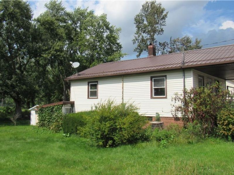 1202 N Uhrich Street, Uhrichsville, OH 44683 Photo 4