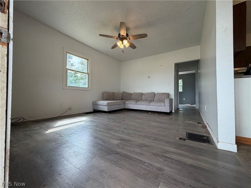1202 N Uhrich Street, Uhrichsville, OH 44683 Photo 8