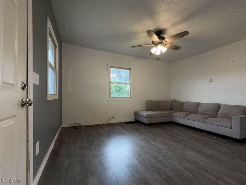 1202 N Uhrich Street, Uhrichsville, OH 44683 Photo 9