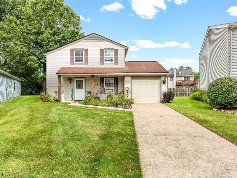 8851 Holly Lane, Olmsted Falls, OH 44138 Photo 1