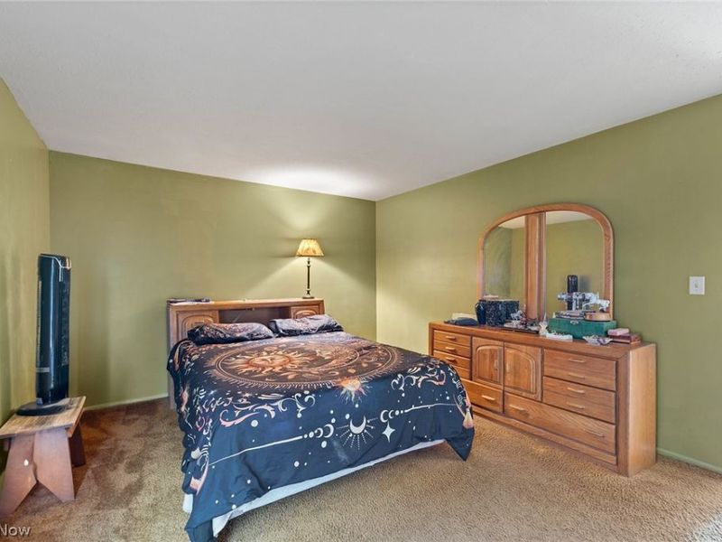 8851 Holly Lane, Olmsted Falls, OH 44138 Photo 17