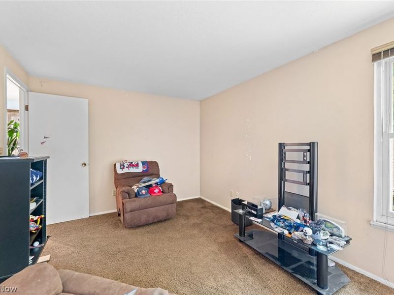 8851 Holly Lane, Olmsted Falls, OH 44138 Photo 21