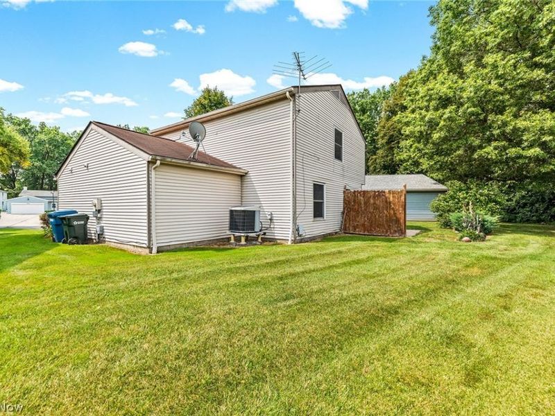 8851 Holly Lane, Olmsted Falls, OH 44138 Photo 25