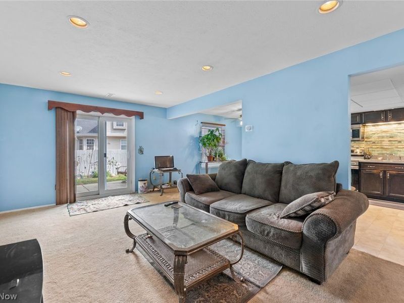 8851 Holly Lane, Olmsted Falls, OH 44138 Photo 5
