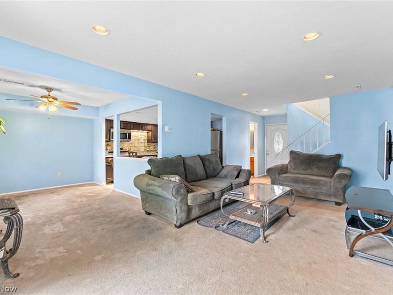 8851 Holly Lane, Olmsted Falls, OH 44138 Photo 6