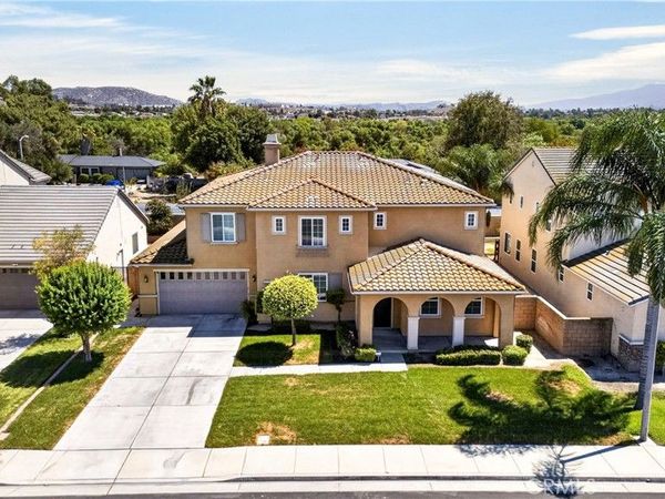 8122 River Bluffs, Eastvale, CA 92880