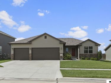 7325 N 9th Street, Lincoln, NE 68521