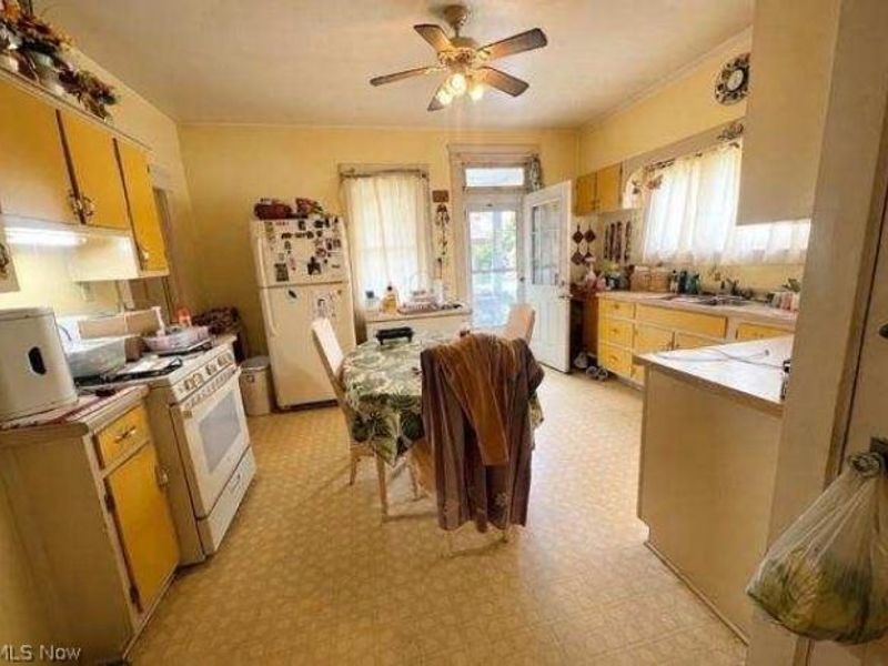 1025 S Freedom Avenue, Alliance, OH 44601 Photo 3