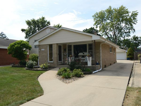 828 S Mitchell Road , Elmhurst, IL 60126