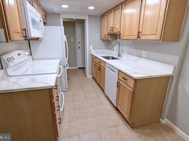 11658 STONEVIEW SQUARE , Unit 2B, RESTON, VA 20191
