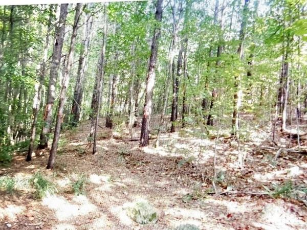 101 Holt Drive , Acworth, GA 30101
