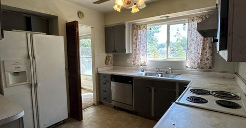 223 Smithridge Park, Reno, NV 89502 Photo
