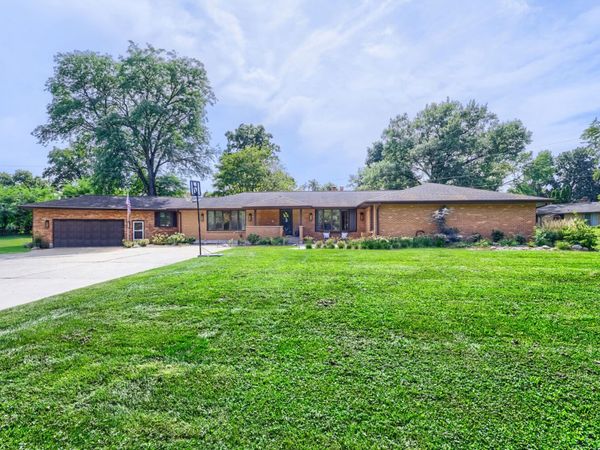 1803 Paula Court, Sleepy Hollow, IL 60118