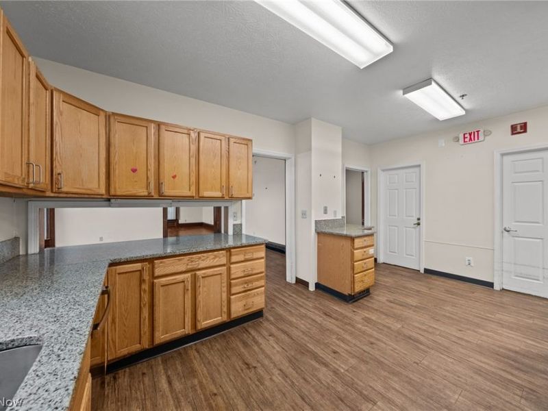 1455 Lander Road, Mayfield Heights, OH 44124 Photo 11