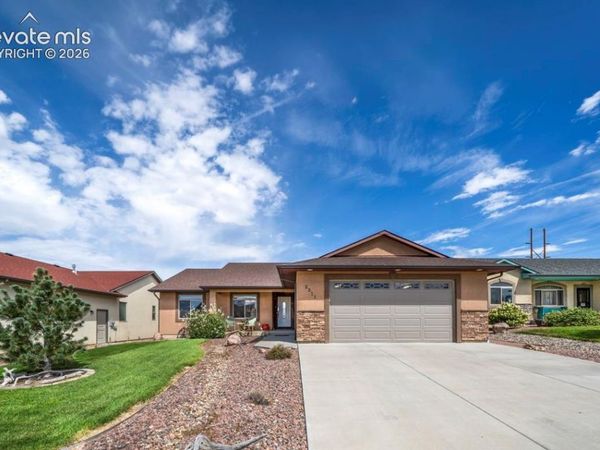 2311 Meadowlark Lane, Pueblo, CO 81001