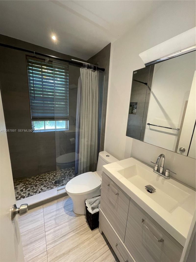 932 7th St, Unit 932D, Miami Beach, FL 33139 Photo