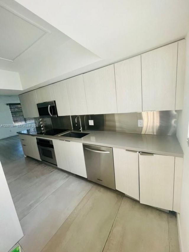 932 7th St, Unit 932D, Miami Beach, FL 33139 Photo