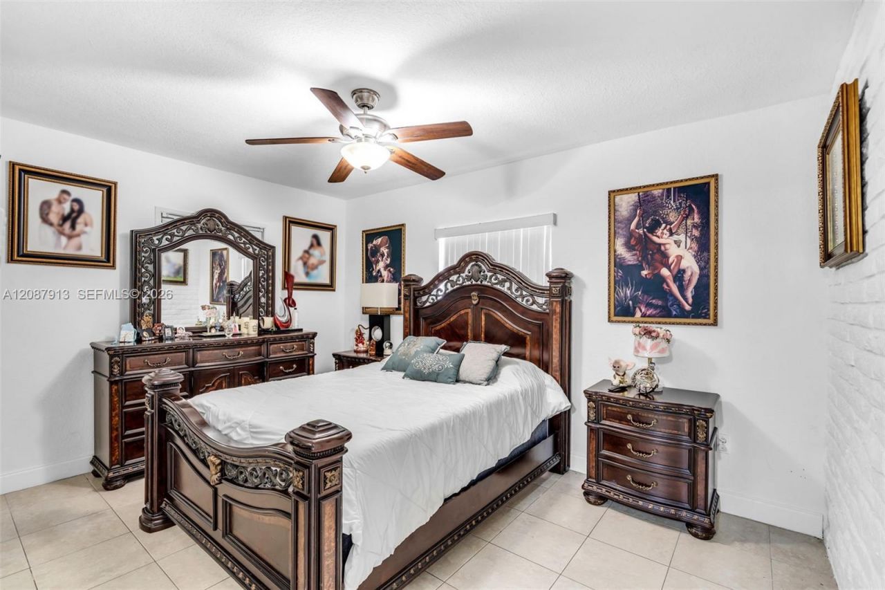 735 NW 129th St, North Miami, FL 33168 Photo