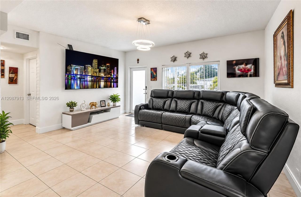 735 NW 129th St, North Miami, FL 33168 Photo