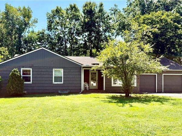 6917 W 69* Street, Overland Park, KS 66204