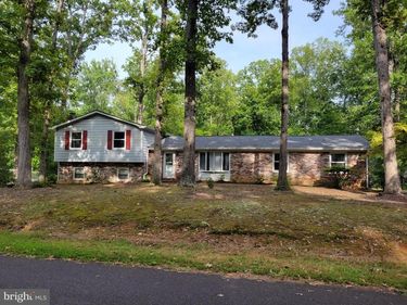 101 SILVER SPRING DRIVE , LOCUST GROVE, VA 22508