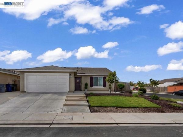 698 Keng Crt., Merced, CA 95341