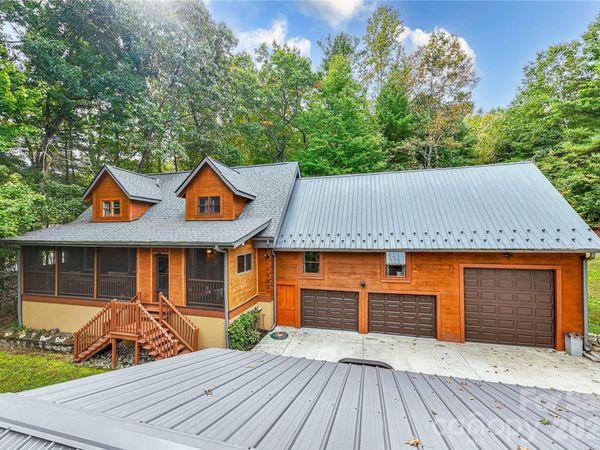 153 Montgomery Place Lane, Zirconia, NC 28790