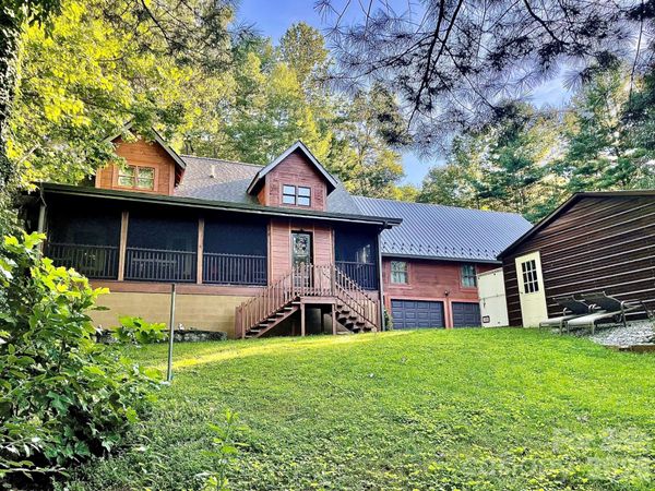 153 Montgomery Place Lane , Zirconia, NC 28790