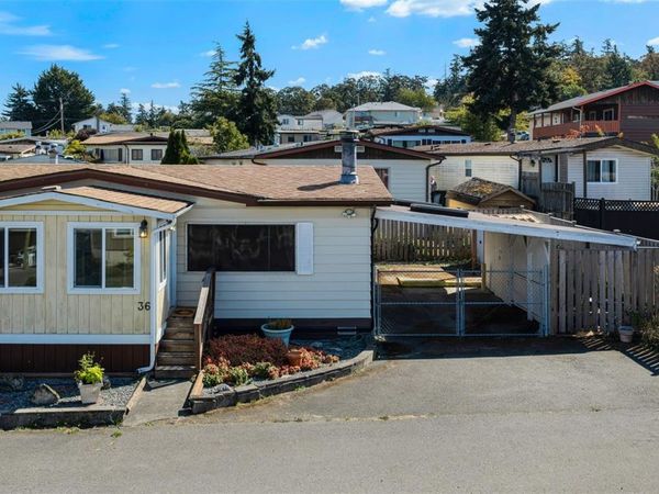 1545 Middle Rd, Unit #36, Esquimalt, BC V9A 0E4