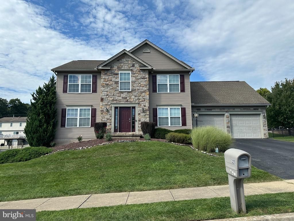321 BRADDOCK DRIVE, ETTERS, PA 17319