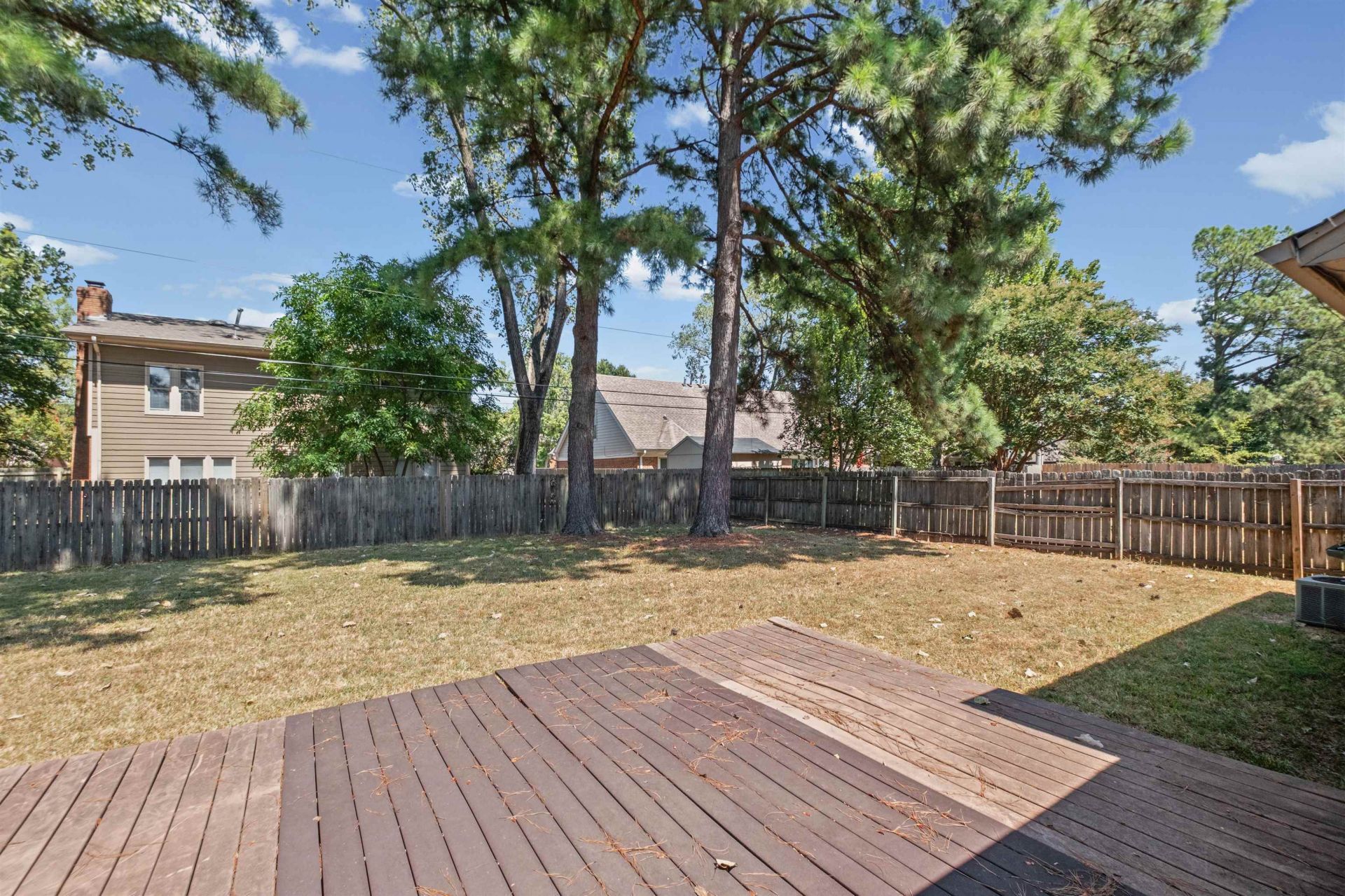 8142 S Creekside Cir S, Memphis, TN 38016 Main Photo