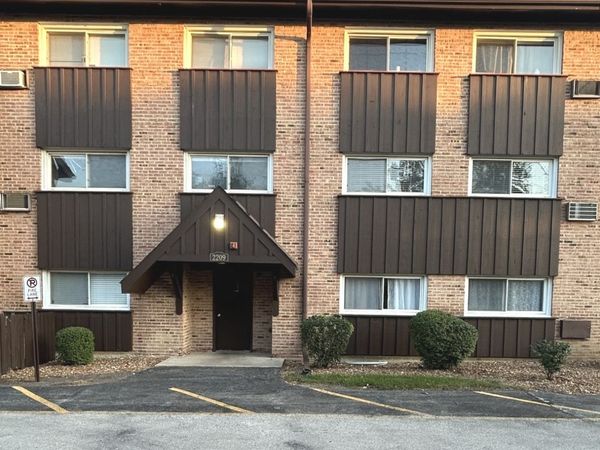2209 Arbor Circle , Unit 25, Downers Grove, IL 60515