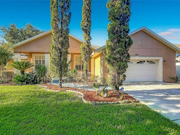 9833 SPRING LAKE DRIVE , CLERMONT, FL 34711