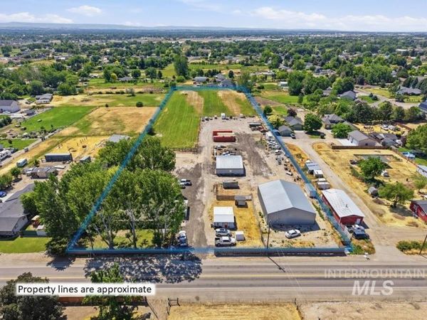 79 N Robinson Rd, Nampa, ID 83687