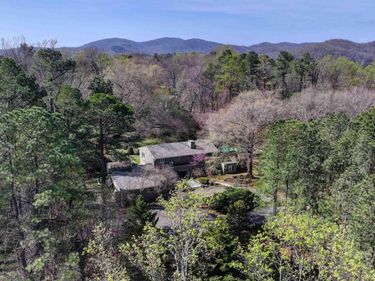 23 OLD FARM RD , Charlottesville, VA 22903