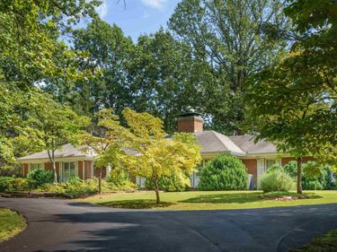 490 OAK CIR , Charlottesville, VA 22901