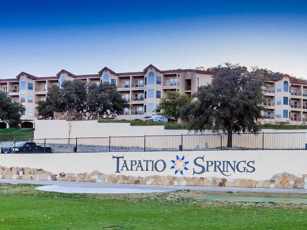 20 Tapatio East, Unit 101, Boerne, TX 78006
