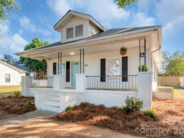 204 Pleasant Street , Belmont, NC 28012