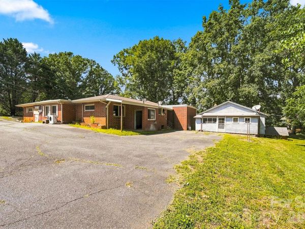 1300,1302 E Union Street , Morganton, NC 28655