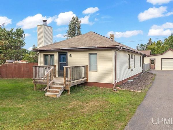 924 Michigan Avenue, Breitung Twp, MI 49802