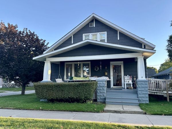 313 3rd Street, Manistee, MI 49660