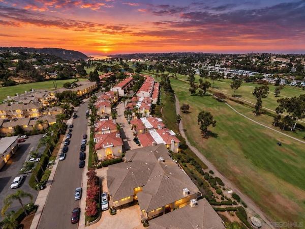 2538 Navarra Dr, Unit D, Carlsbad, CA 92009