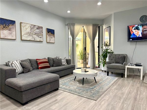 19009 Sherman Way, Unit 16, Reseda, CA 91335