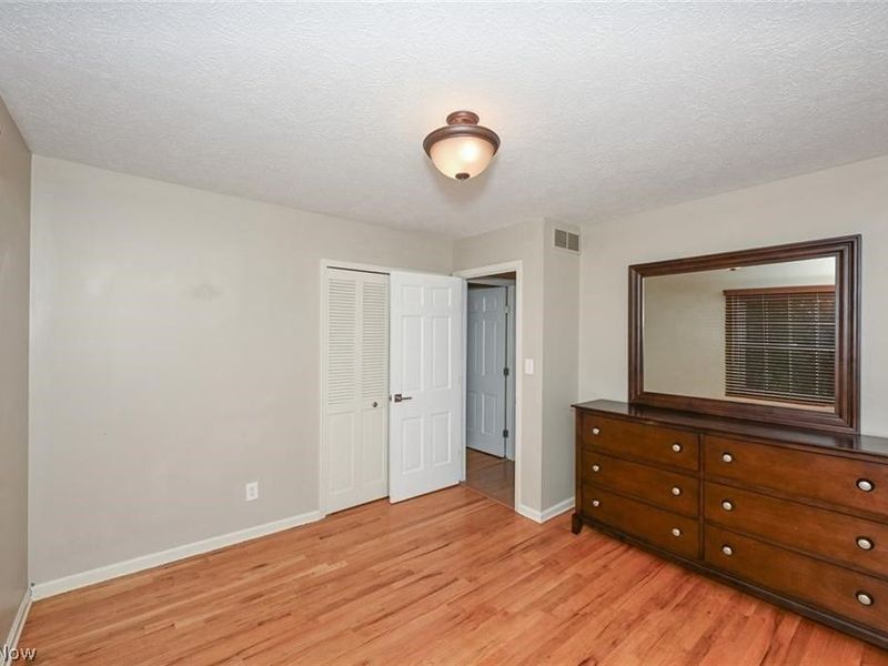 2180 N Revere Road , Akron, OH 44333 Photo 36