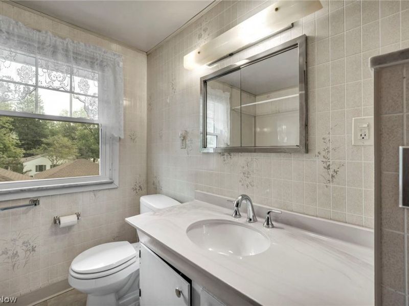 1161 Broadway Avenue, Bedford, OH 44146 Photo 41